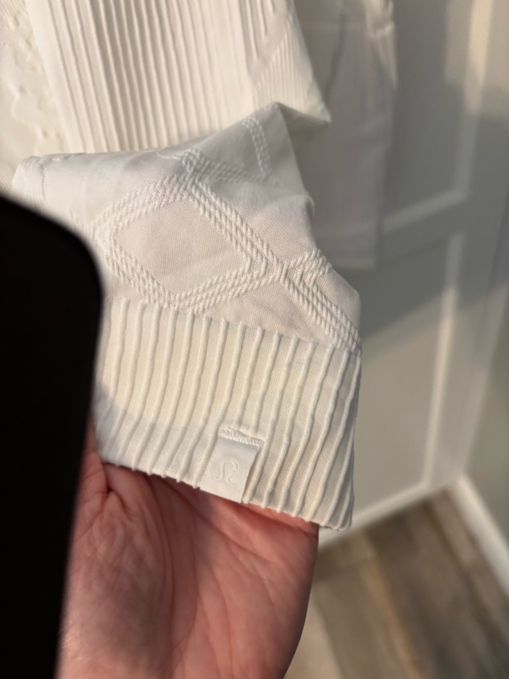 Lululemon White Textured Long Sleeve Top (Thumbholes) - Picture 6 of 9